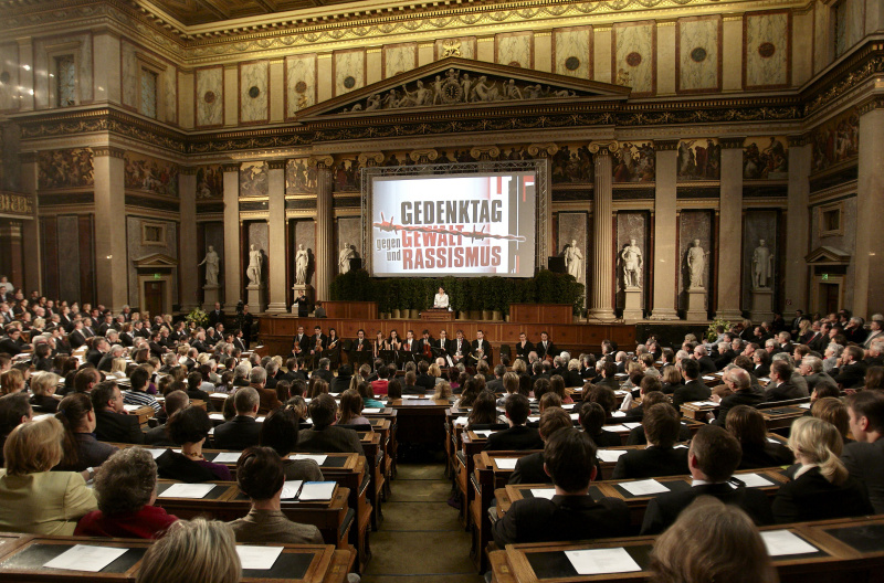 Nationalsratspräsidentin Mag.a Barbara Prammer am Rednerpult.