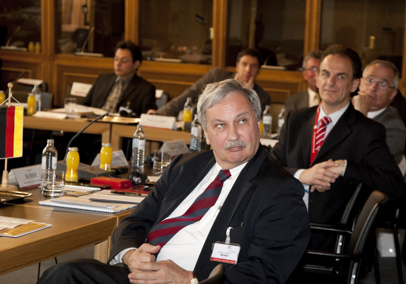 Amb. Dr. Theodor H. Winkler - Direktor DCAF