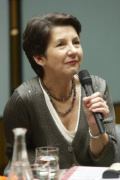 Mag.a Barbara Prammer - Nationalratspräsidentin am Mikrofon.