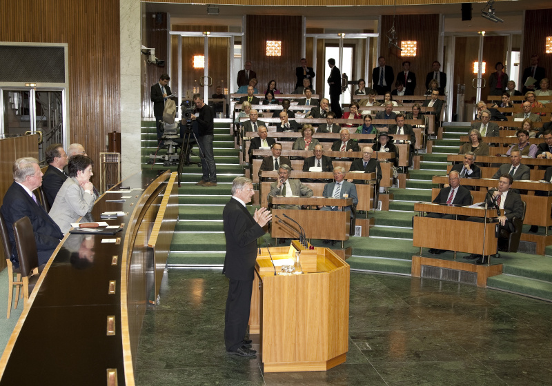 Dr. Wolfgang Schüssel - Bundeskanzler a.D. - Präsident der ÖGAVN am Rednerpult