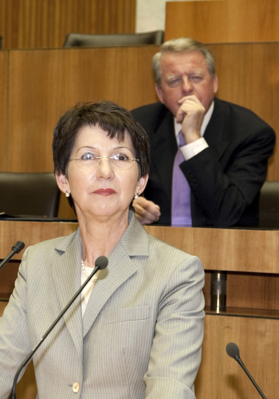 Mag. Barbara Prammer - Präsidentin des Nationalrates am Rednerpult