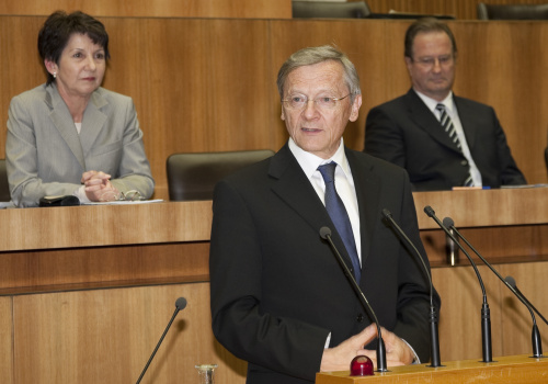 Dr. Wolfgang Schüssel - Bundeskanzler a.D. - Präsident der ÖGAVN am Rednerpult