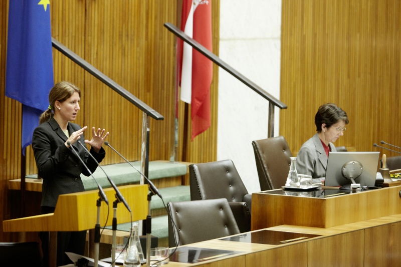 Nationalratspräsidentin Mag.a Barbara Prammer am Präsidium