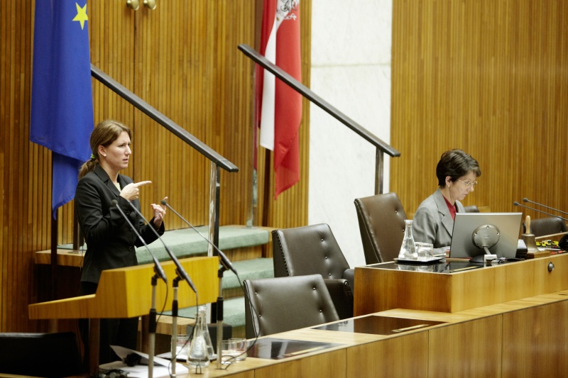 Nationalratspräsidentin Mag.a Barbara Prammer am Präsidium