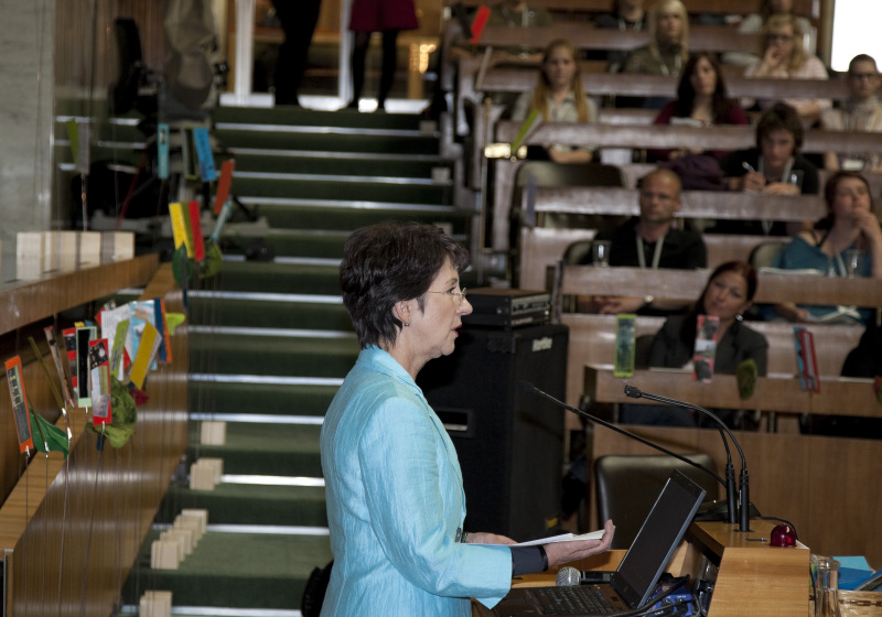 Mag. Barbara Prammer - Praesidentin des Nationalrates am Rednerpult