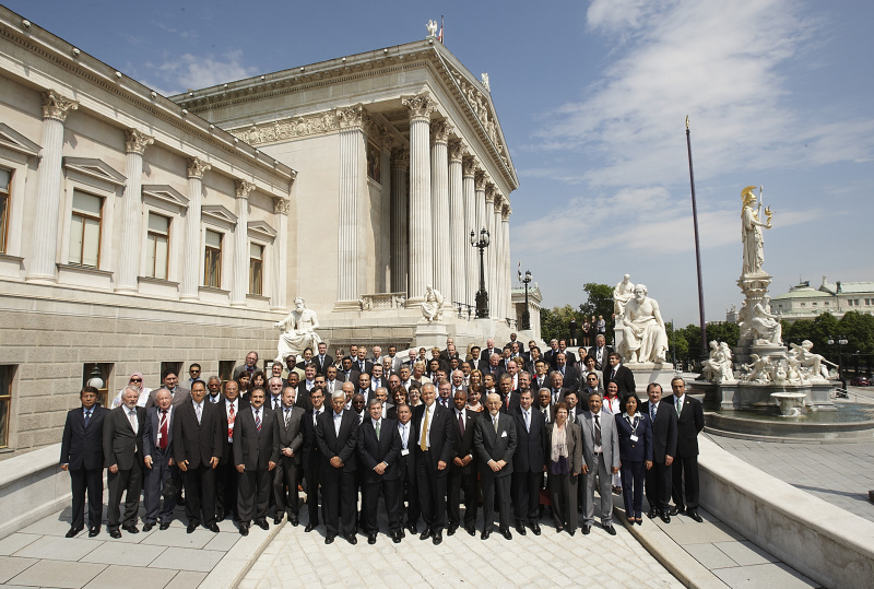 Gruppenbild mit allen KonferenzteilnehmerInnen