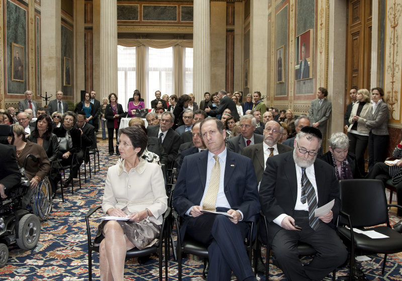 erste Reihe v.li. Mag. Barbara Prammer - Praesidentin des Nationalrates, Aviv Shir-On - Botschafter des Staates Israel, Paul Chaim Eisenberg