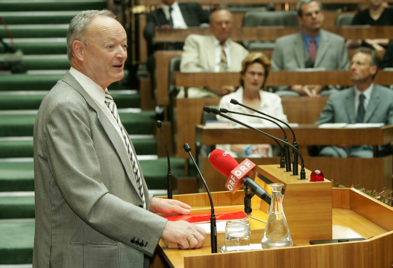 Am Rednerpult Prof. Dr. Andreas Khol - Nationalratspräsident
