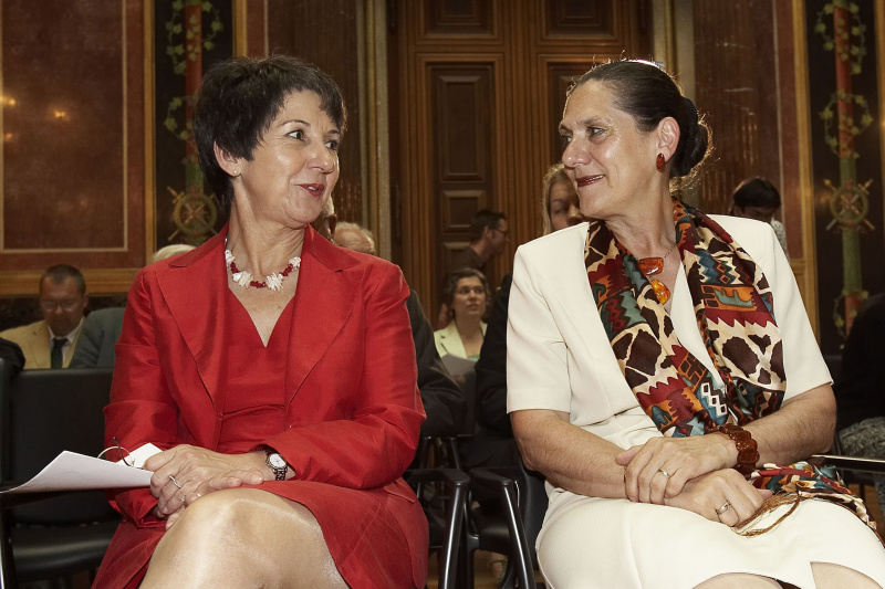 v.li. Mag. Barbara Prammer - Zweite Nationalratspräsidentin und Sissy Roth-Halvax - Bundesratspräsidentin