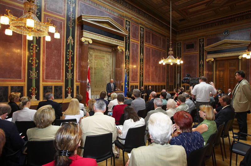 Am Rednerpult Prof. Dr. Andreas Khol - Nationalratspräsident