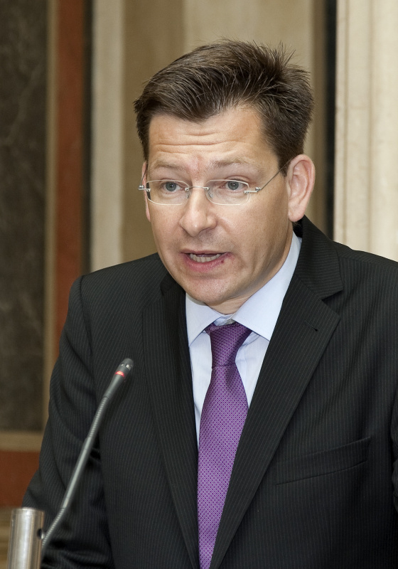 Univ. Prof. Dr. Stefan Storr - Karl-Franzens-Universität Graz am Mikrofon