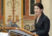 Mag. Barbara Prammer - Präsidentin des Nationalrates am Rednerpult