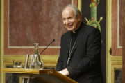 Kardinal Dr. Christoph Schönborn - Erzbischof von Wien am Rednerpult