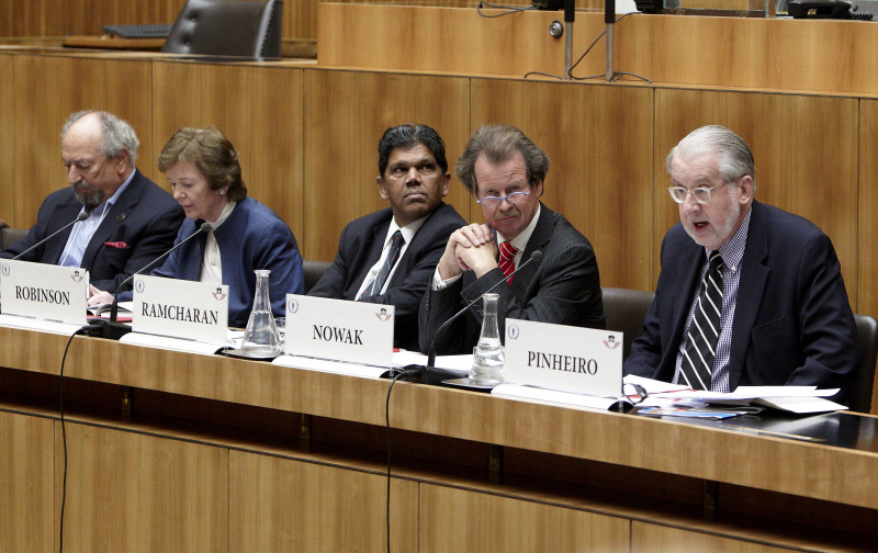 von links nach rechts: Saad Ibrahim - Sociologist and Human Rights Activist, Mary Robinson - Former UN High Commissioner for Human Rights, Bertrand Ramcharan - Former UN Deputy Hich Commissioner for Human Rights, Manfred Nowak - UN Special Rapporteur on Torture and other Cruel, Inhuman or Degrading Treatment or Punishment und Paulo Sergio Pinheiro - Rapporteur on Children, Inter-Amercian Commision on Human Rights