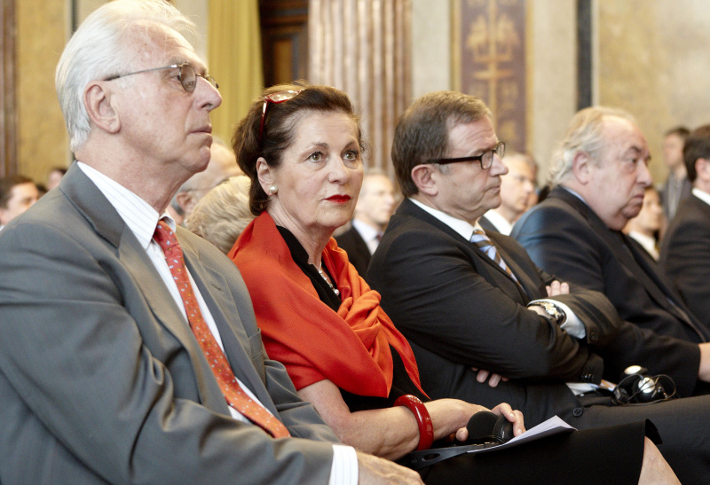 v.li. Dr. Friedrich Gehart, Mag. Helga Ermacora - Witwe von Felix Ermacora, Karlheinz Kopf - ÖVP-Klubobmann und Fritz Neugebauer - Zweiter Nationalratspräsident