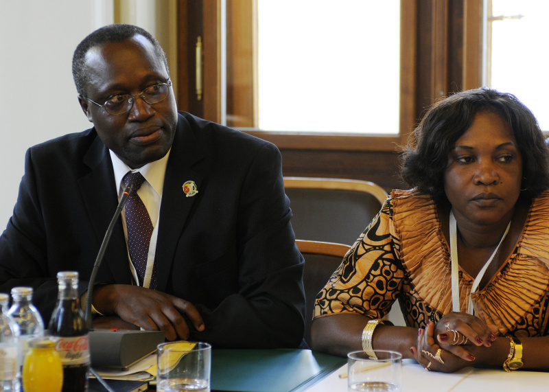 v.li. Abg. Rui Conzane, Mosambik und Abg. Lucinda Malema, Mosambik