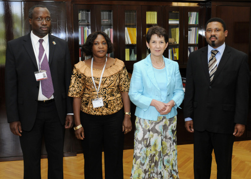 v.li. Abg. Rui Conzane, Mosambik, Abg. Lucinda Malema, Mosambik,  Mag.a Barbara Prammer - Nationalratspräsidentin und Viana Magalhaes