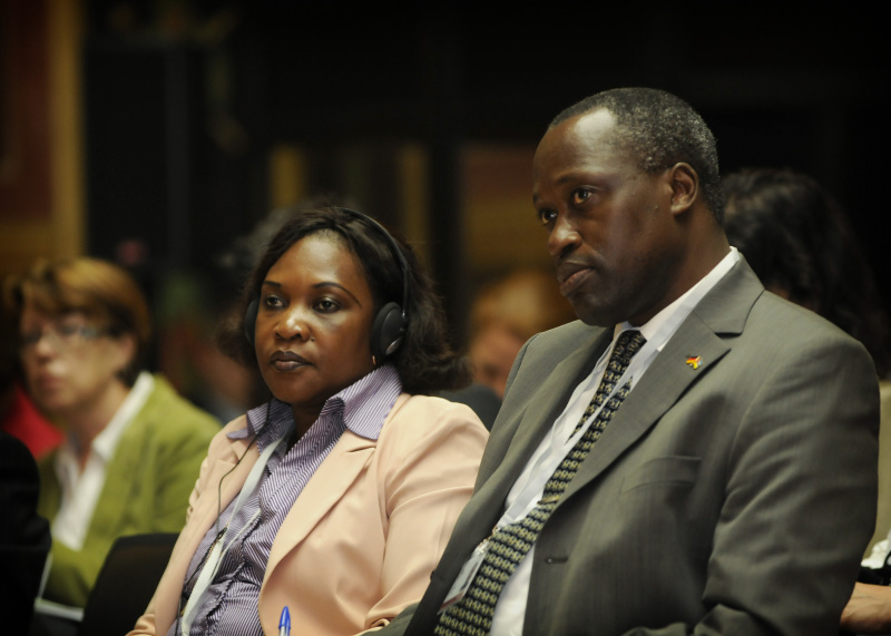 v.li. Abg. Lucinda Malema, Mosambik und Abg. Rui Conzane, Mosambik