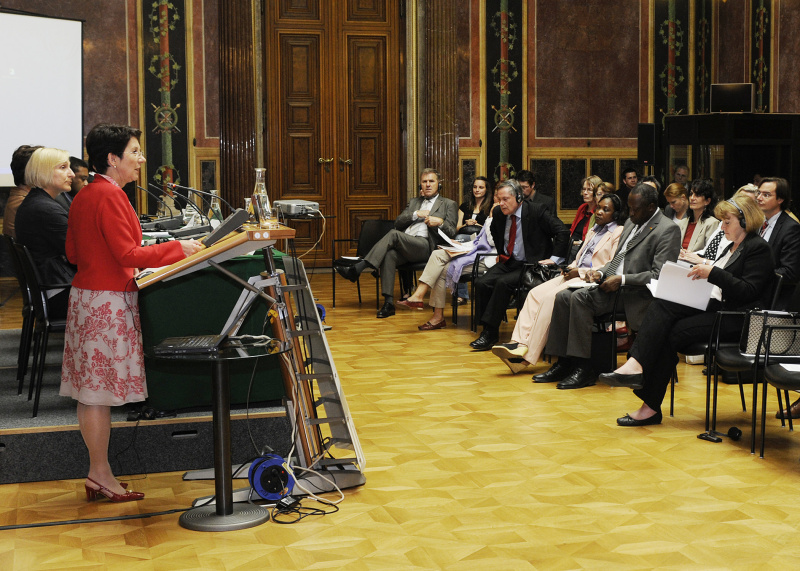 Nationalratspräsidentin Mag.a Barbara Prammer am Rednerpult