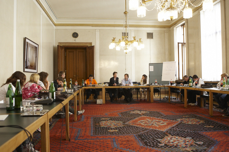 Dipl.-Ing. Dr. Wolfgang Pirklhuber - Nationalratsabgeordneter im Gespräch mit Jugendlichen