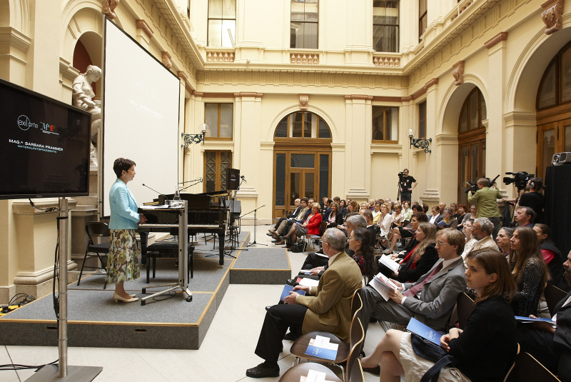 Nationalratspräsidentin Mag. Barbara Prammer am Rednerpult.