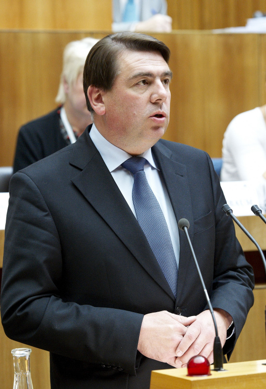 Abgeordneter Mag. Heribert Donnerbauer am Rednerpult