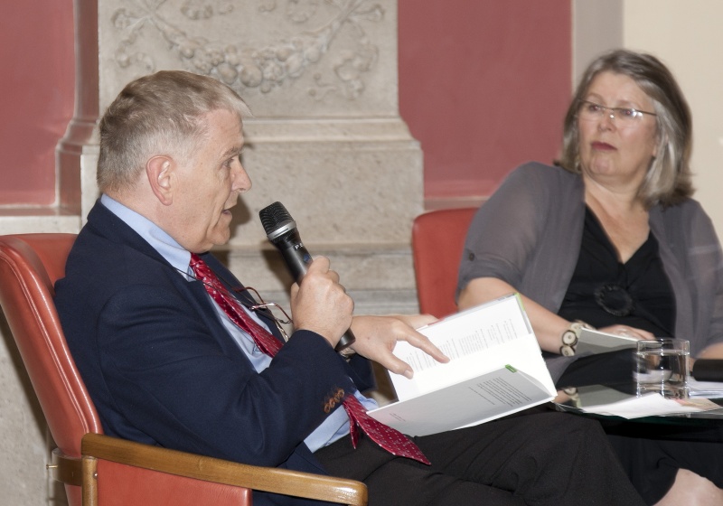 Univ.-Prof. Dr. Anton Pelinka - Professor of Political Science and Nationalism Studies Central European University - Budapest und Mag. Terezija Stoisits - Volksanwältin