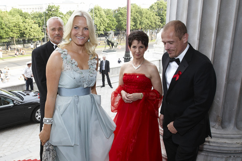 v.links: Kronprinzessin Mette Marit von Norwegen, Nationalratspraesidentin Mag. Barbara Prammer, Gerry Kessler- Organisator des Life Balls