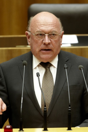 Karl Donabauer - Nationalratsabgeordneter der ÖVP, am Rednerpult.