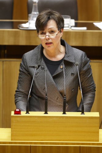 Claudia Durchschlag, Nationalratsabgeordnete der ÖVP, am Rednerpult.