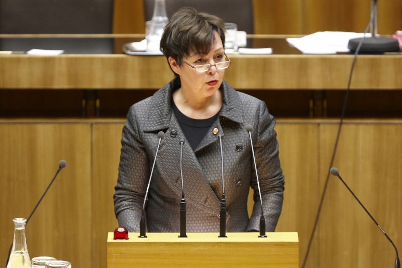 Claudia Durchschlag, Nationalratsabgeordnete der ÖVP, am Rednerpult.