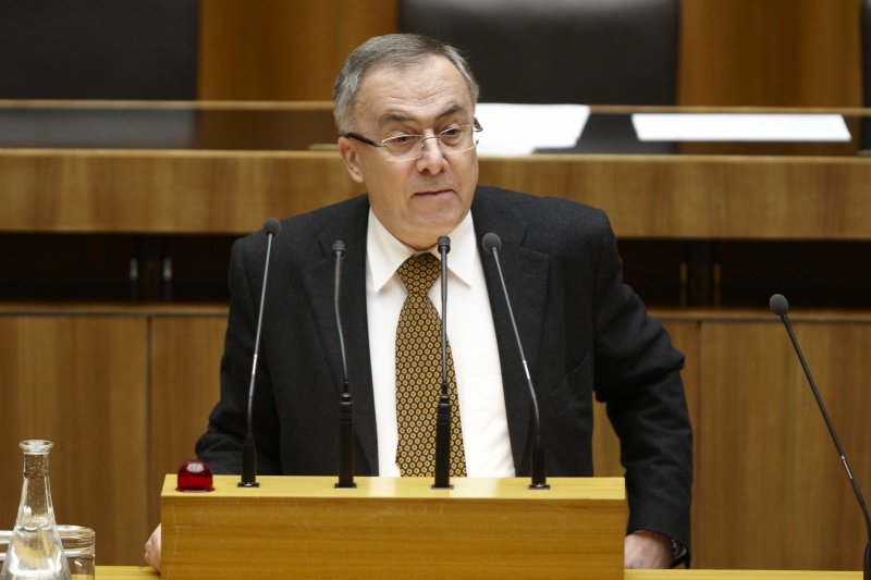 Dr. Peter Fichtenbauer, Nationalratsabgeordneter der FPÖ, am Rednerpult