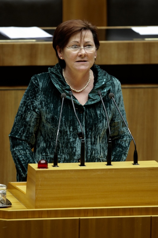 Anna Franz, Nationalratsabgeordnete der ÖVP, am Rednerpult.