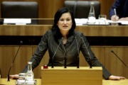 Mag. Silvia Fuhrmann, Nationalratsabgeordnete der ÖVP, am Rednerpult.