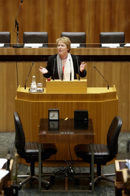 Adelheid Irina Fürntrath-Moretti, Nationalratsabgeordnete der ÖVP, am Rednerpult.