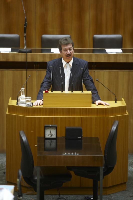 Ing. Kurt Gartlehner, Nationalratsabgeordneter der SPÖ, am Rednerpult