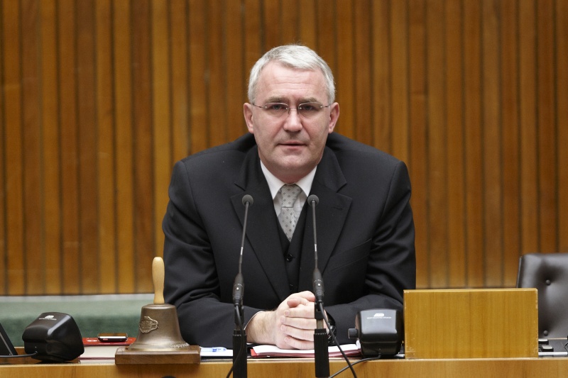Am Präsidium Dr.Martin Graf - Dritter Nationalratspräsident.
