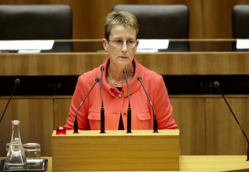 Marianne Hagenhofer, Nationalratsabgeordnete der SPÖ, am Rednerpult.