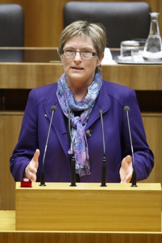 Ursula Haubner, Nationalratsabgeordnete des BZÖ, am Rednerpult.