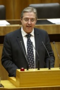 Werner Herbert, Nationalratsabgeordneter der FPÖ, am Rednerpult.