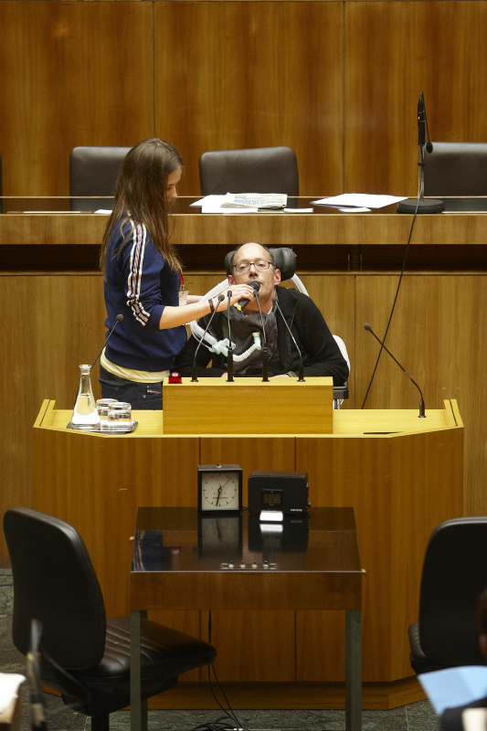 Dr. Franz-Josef Huainigg, Nationalratsabgeordneter der ÖVP, am Rednerpult.