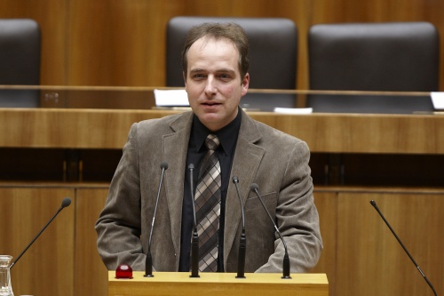 Harald Jannach,  Nationalratsabgeordneter der FPÖ, am Rednerpult.