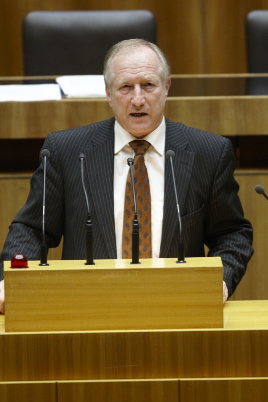 Günter Kößl,  Nationalratsabgeordneter der ÖVP, am Rednerpult.