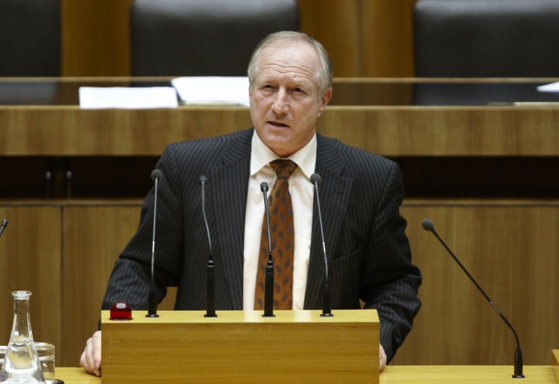 Günter Kößl,  Nationalratsabgeordneter der ÖVP, am Rednerpult.