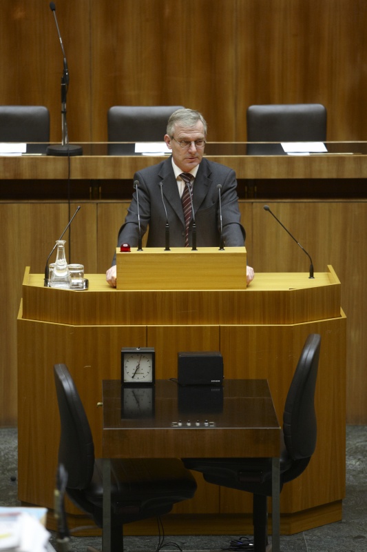 Franz Kirchgatterer,  Nationalratsabgeordneter der SPÖ, am Rednerpult.