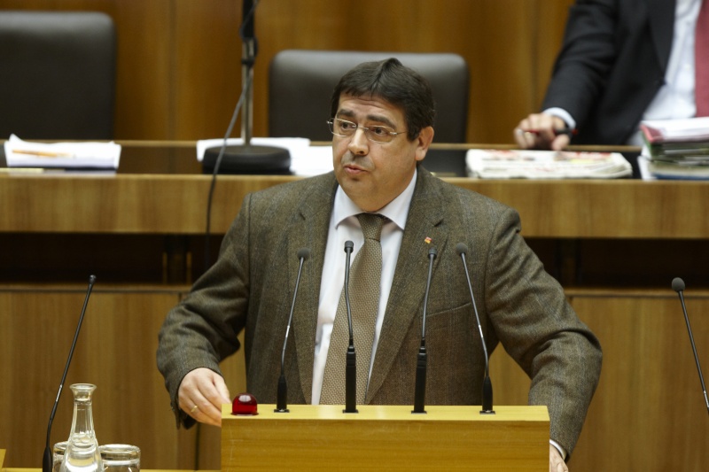 Oswald Klikovitz,  Nationalratsabgeordneter der ÖVP, am Rednerpult.