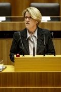Dr. Ruperta Lichtenecker, Nationalratsabgeordnete der Grünen, am Rednerpult.