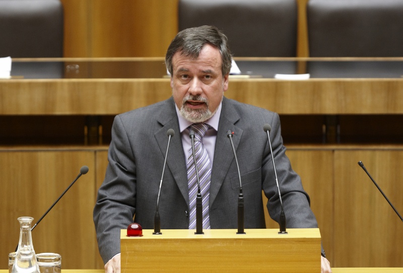 Hermann Lipitsch, Nationalratsabgeordneter der SPÖ, am Rednerpult.