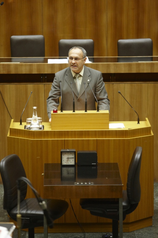 Kurt List, Nationalratsabgeordneter des BZÖ, am Rednerpult.