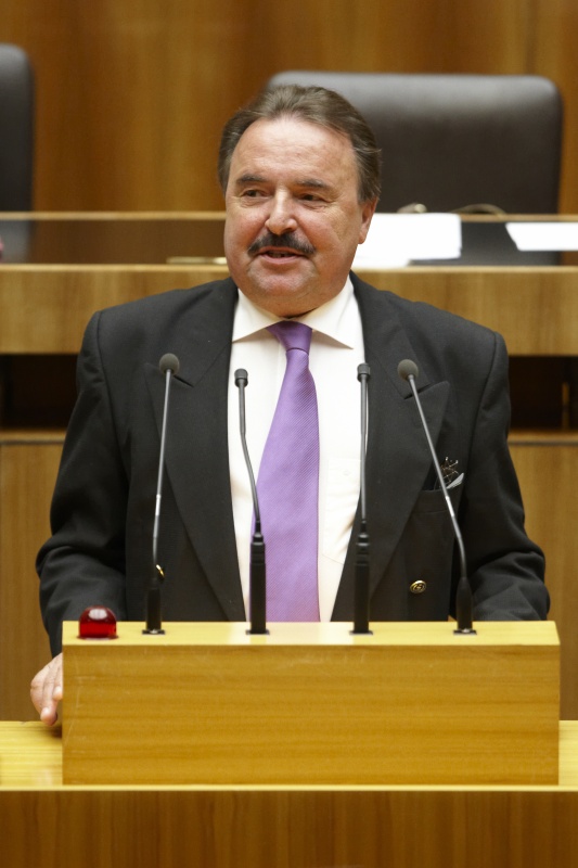 Johann Rädler,  Nationalratsabgeordneter der ÖVP, am Rednerpult.